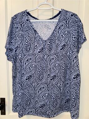 St. John's Bay Navy and White Paisley V-Neck Short Sleeve Top Womens Size 3X